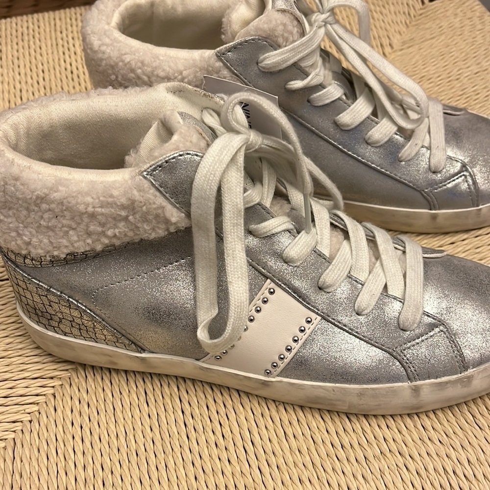Nine West Stunnah 3 Women's High-Top Sneakers
by Nine West - Picture 2 of 8